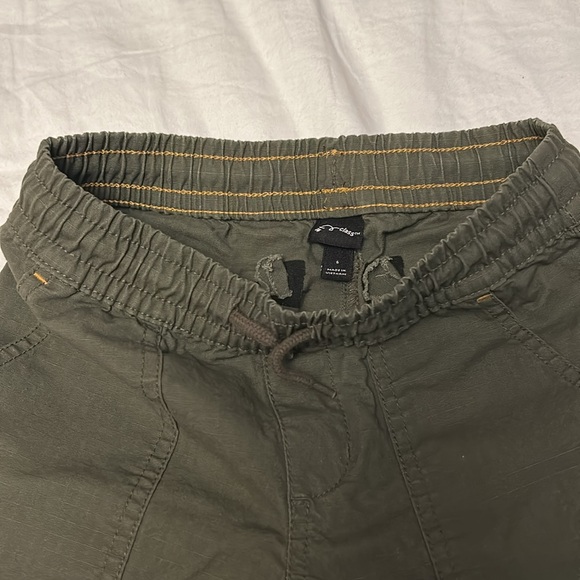 Boys army green joggers - Picture 3 of 4